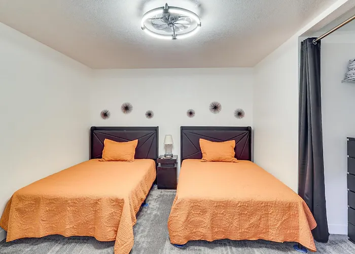 Queensbay Resort: Walk To Bridge, Village & Ferry * Lake Havasu City