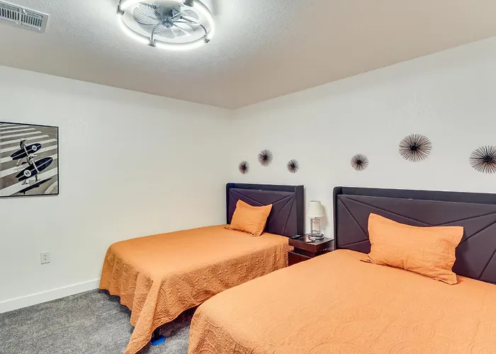 Queensbay Resort: Walk To Bridge, Village & Ferry * Lake Havasu City