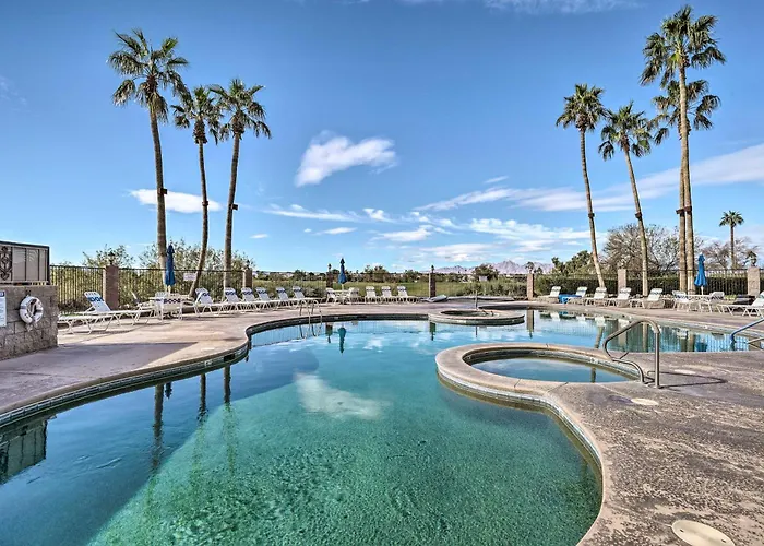 Queensbay Resort: Walk To Bridge, Village & Ferry Holiday home Lake Havasu City